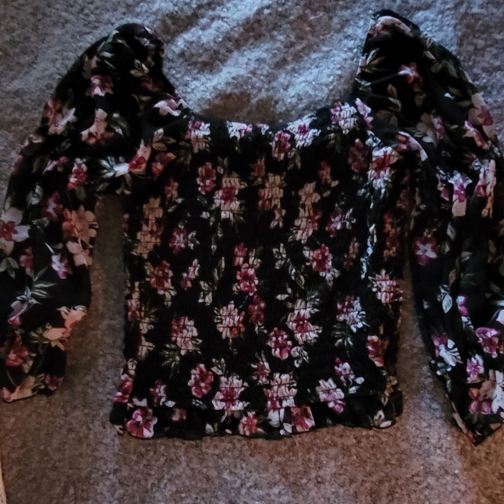 Top/Pants - Picture 14 of 16